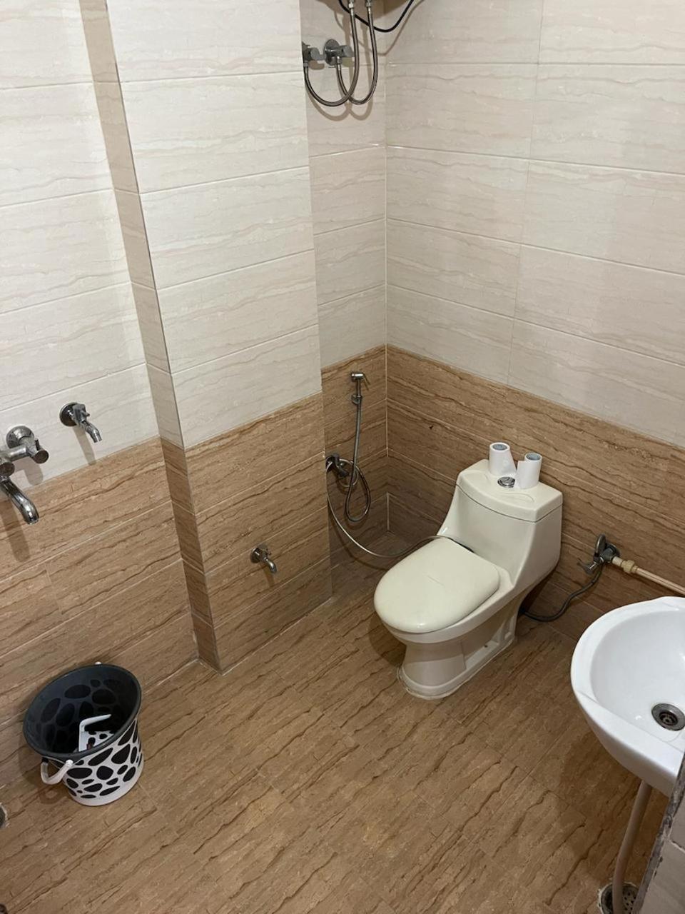 Lavish Living Villa Varanasi Exterior photo
